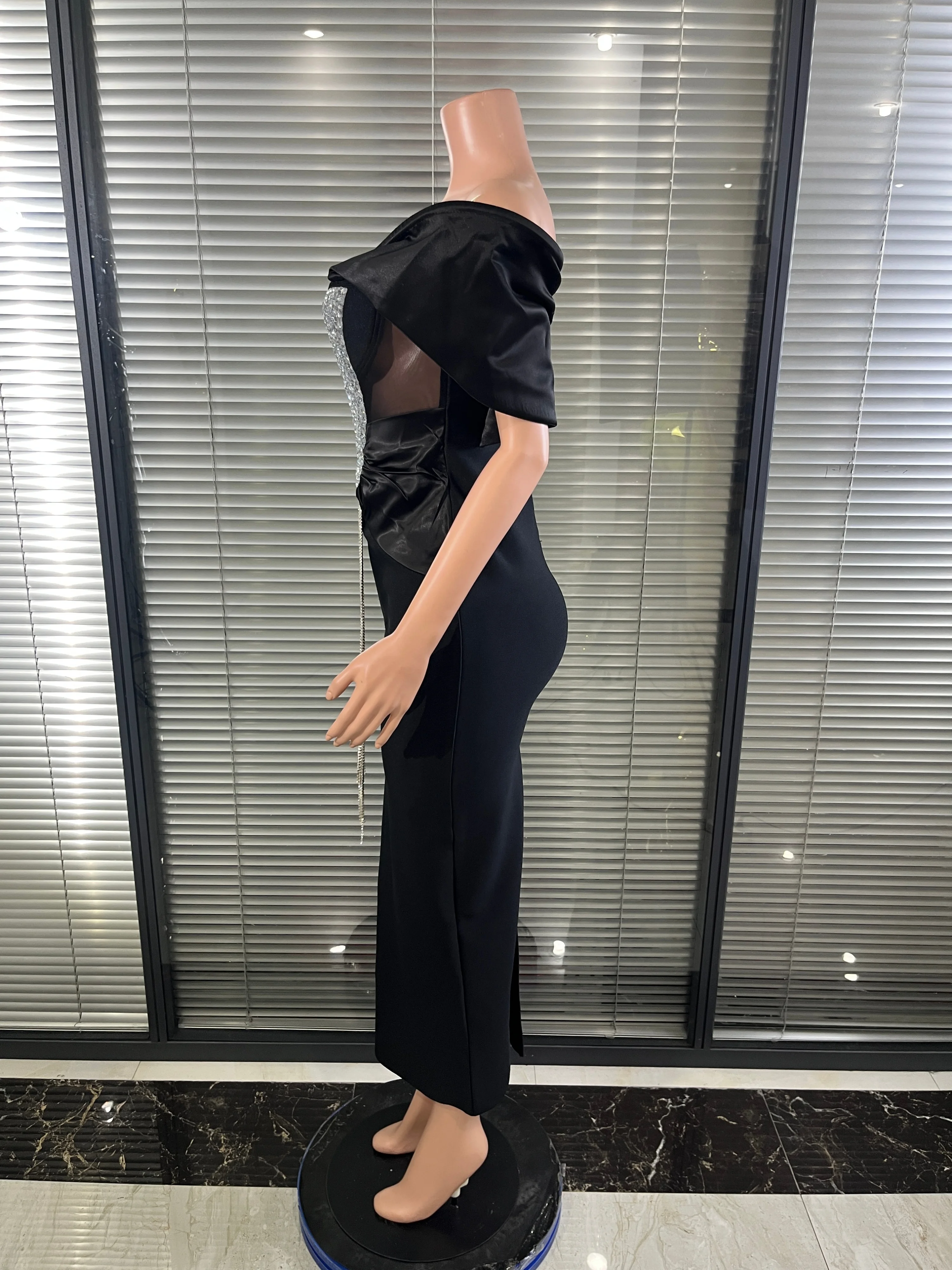 Glamorous Black Off Shoulder Dress Sheer Mesh V Neck Rhinestone Tassel Detail Evening Nightclub Banquet Formal Dinner Outfit
Glamorous Black Off Shoulder Dress Sheer Mesh V Neck Rhinestone Tassel Detail Evening Nightclub Banquet Formal Dinner Outfit