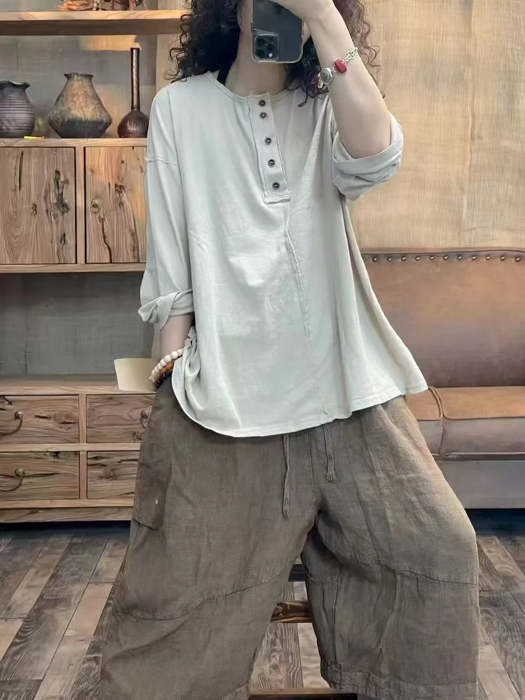 Autumn New Sle FF2025 Artistic Retro Pure Cotton Long Sve f Buttoned Casual Loose Women's T-irt round Ne Top
Autumn New Sle FF2025 Artistic Retro Pure Cotton Long Sve f Buttoned Casual Loose Women's T-irt round Ne Top