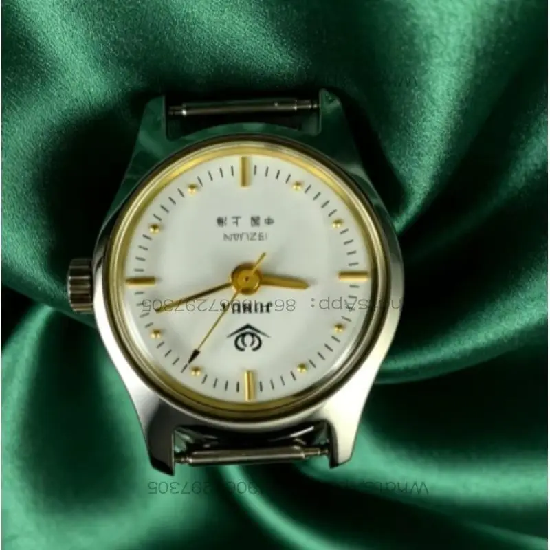 AAAA Original stock, Shanghai Chrysanthemum brand women's manual mechanical watch, 26mm diameter, 1 free strap.
AAAA Original stock, Shanghai Chrysanthemum brand women's manual mechanical watch, 26mm diameter, 1 free strap.