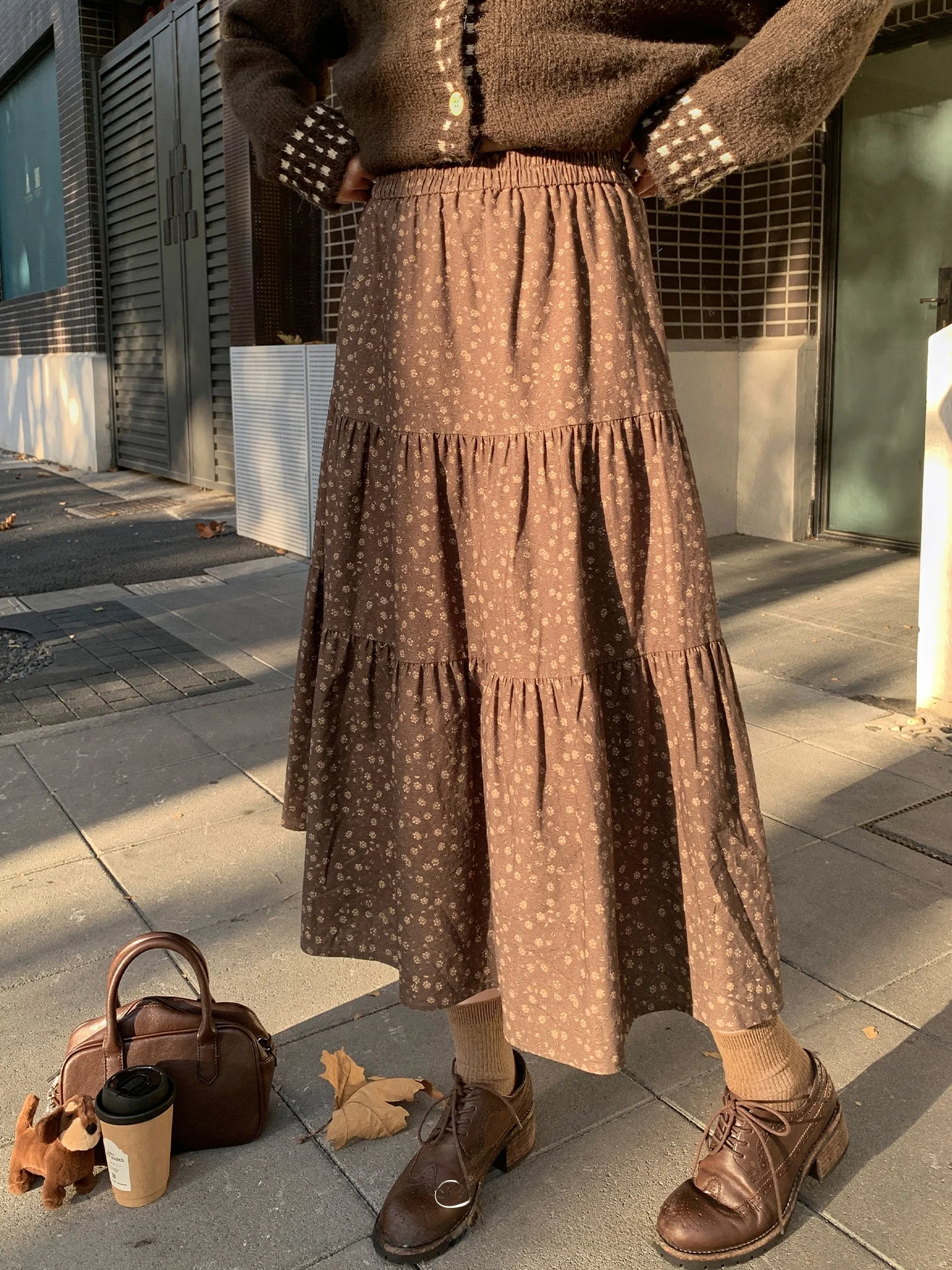 Юбка Maxixe большого размера, винтажная, с цветочным принтом, многослойная, свободная, длинная, повседневная, с завышенной талией, А-силуэт, зимняя, модная, для полных женщин
Юбка Maxixe большого размера, винтажная, с цветочным принтом, многослойная, свободная, длинная, повседневная, с завышенной талией, А-силуэт, зимняя, модная, для полных женщин