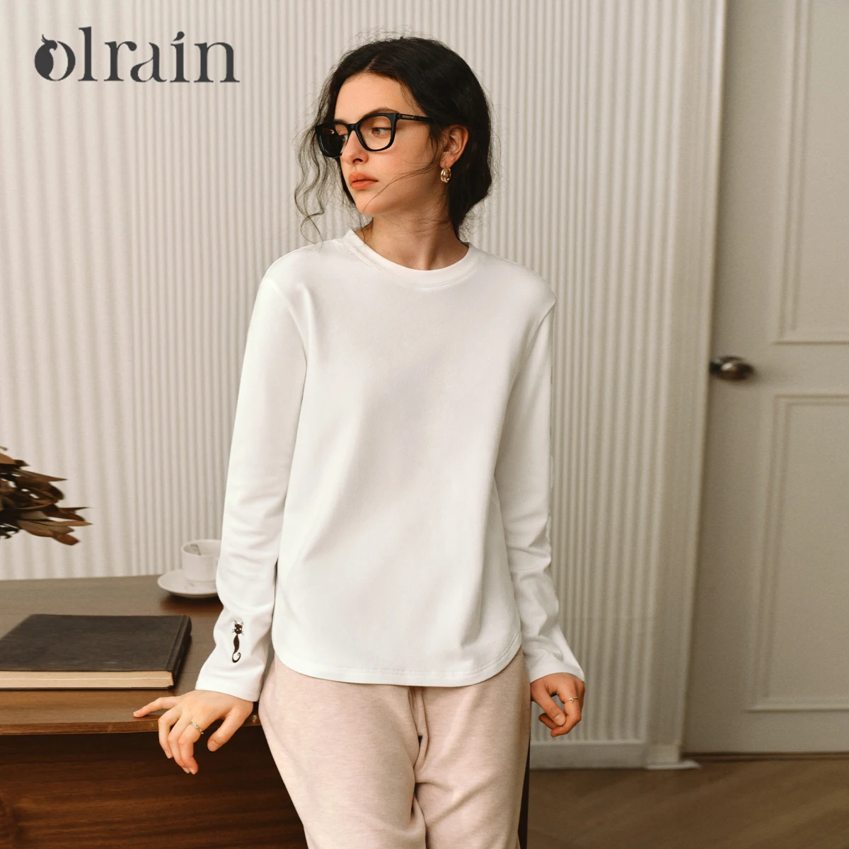OLrain Women's Casual T-Shirts 2025 Autumn Embroidery O-nek Long-sleeved T-shirt Basic Simple Knit Tops for Woman O57QT001026
OLrain Women's Casual T-Shirts 2025 Autumn Embroidery O-nek Long-sleeved T-shirt Basic Simple Knit Tops for Woman O57QT001026