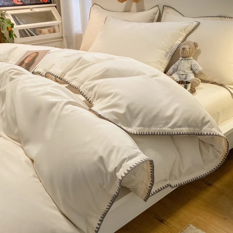 Homestay bedding white four piece set with bedding core, pillow core, hotel three piece set, seven piece set
Homestay bedding white four piece set with bedding core, pillow core, hotel three piece set, seven piece set