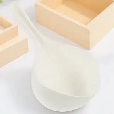 Plastic With Handle Short Handle Dipper Kitchen Water Spoon Bathing Scoop Garden Ladle Kitchen Supplies Bathroom Tool Reusable
Plastic With Handle Short Handle Dipper Kitchen Water Spoon Bathing Scoop Garden Ladle Kitchen Supplies Bathroom Tool Reusable