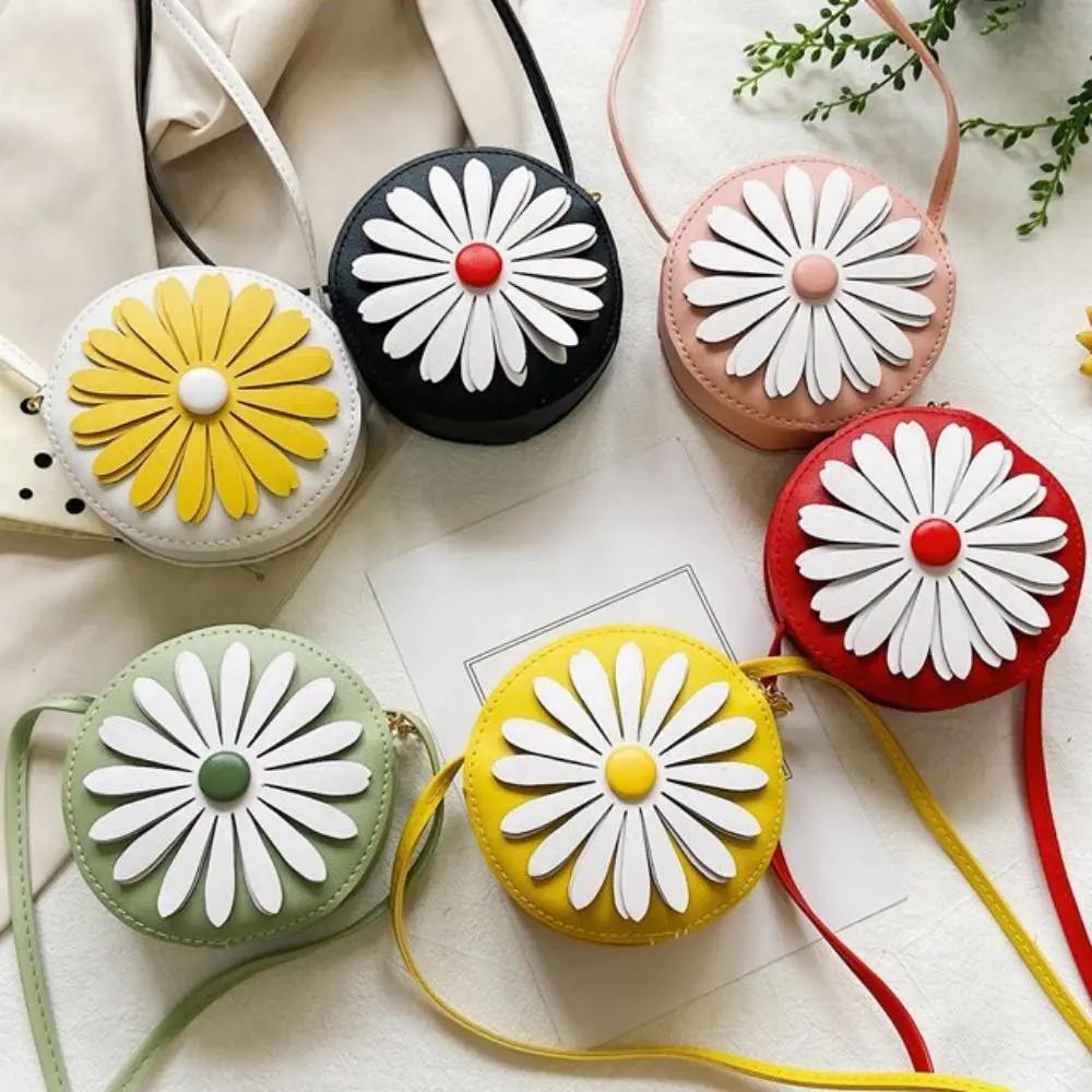 Fashion Round Daisy Crossbody Bag Mini Single Shoulder Strap Girl's Shoulder Bag PU Zipper Kid‘s Coin Bag Travel
Fashion Round Daisy Crossbody Bag Mini Single Shoulder Strap Girl's Shoulder Bag PU Zipper Kid‘s Coin Bag Travel