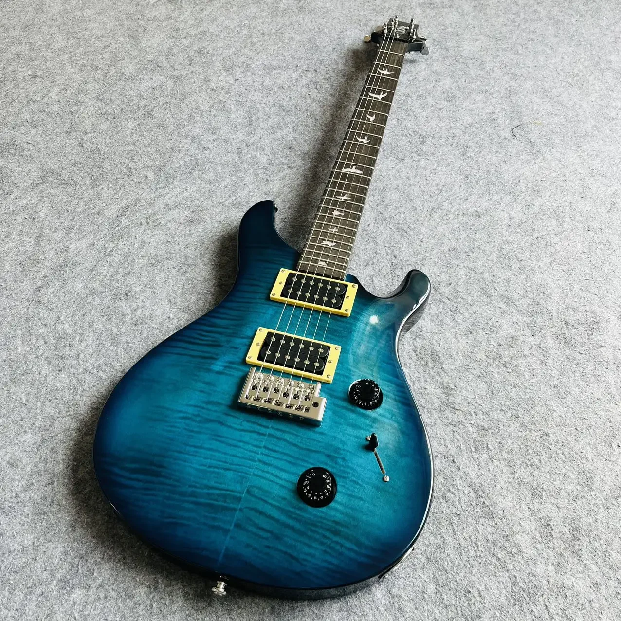 PRS Electric Guitar Has Exquisite Craftsmanship, Comfortable Feel, Excellent Sound, and Superior Quality
PRS Electric Guitar Has Exquisite Craftsmanship, Comfortable Feel, Excellent Sound, and Superior Quality