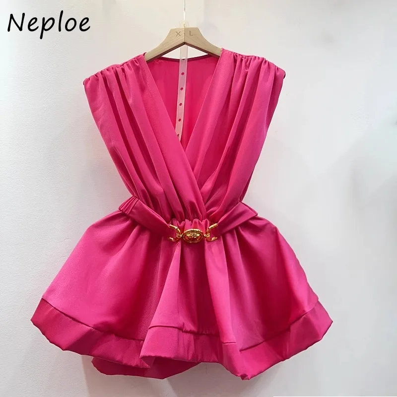 Neploe Vintage All-match V-neck Shirts Women Y2k Slim Waist Ruched Ruffles Blouses 2024 Summer New Sleeveless Blusas Mujer
Neploe Vintage All-match V-neck Shirts Women Y2k Slim Waist Ruched Ruffles Blouses 2024 Summer New Sleeveless Blusas Mujer