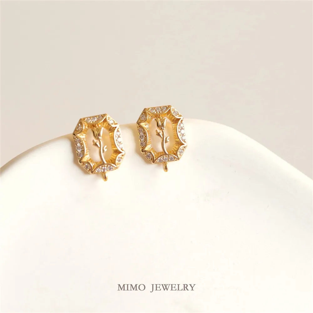 Copper Plated Real Gold Square Retro Hollow Rose Hollow Holder Silver Needle Stud Earrings DIY Charm Accessories
Copper Plated Real Gold Square Retro Hollow Rose Hollow Holder Silver Needle Stud Earrings DIY Charm Accessories