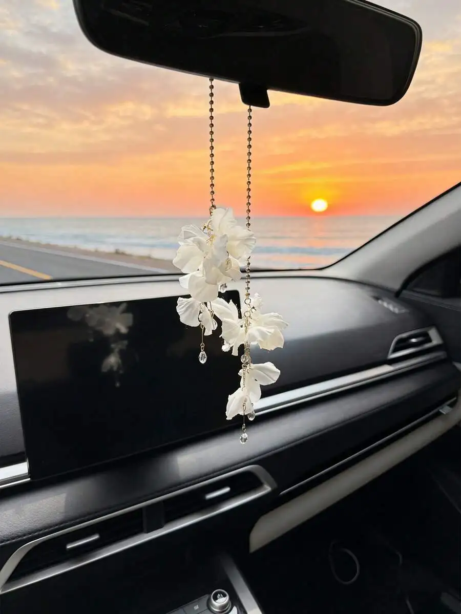 White Flower Car Hanging Ornament For Rearview Mirror Interior Decoration
White Flower Car Hanging Ornament For Rearview Mirror Interior Decoration