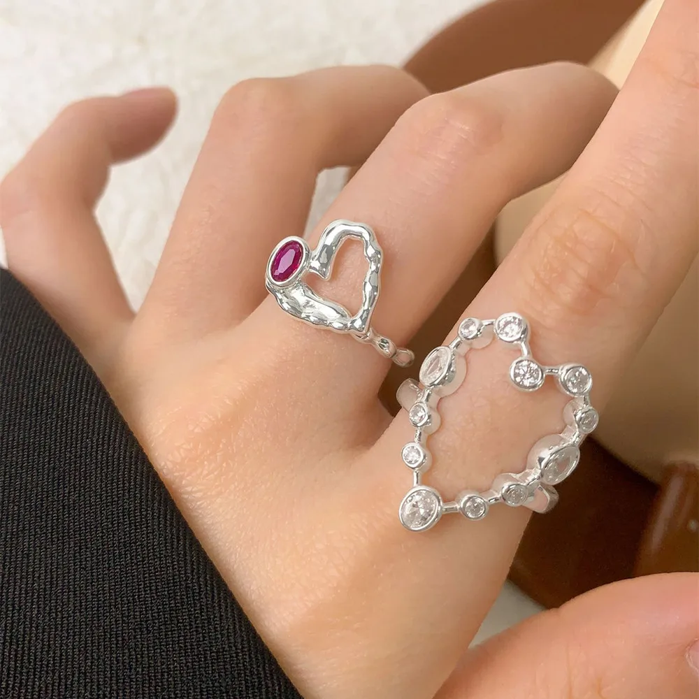 S925 sterling silver women's ring zircon hollow heart shape European and American popular fashion jewelry party accessories
S925 sterling silver women's ring zircon hollow heart shape European and American popular fashion jewelry party accessories