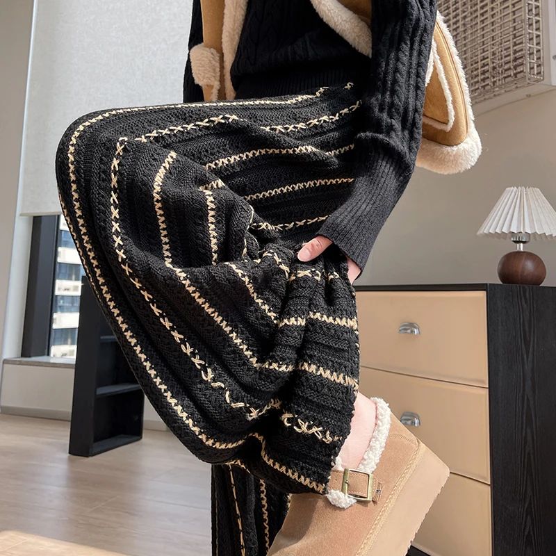 Полосатые вязаные широкие брюки женские уличные лоскутные мешковатые брюки осень-зима винтажные корейские повседневные прямые брюки новые
Полосатые вязаные широкие брюки женские уличные лоскутные мешковатые брюки осень-зима винтажные корейские повседневные прямые брюки новые