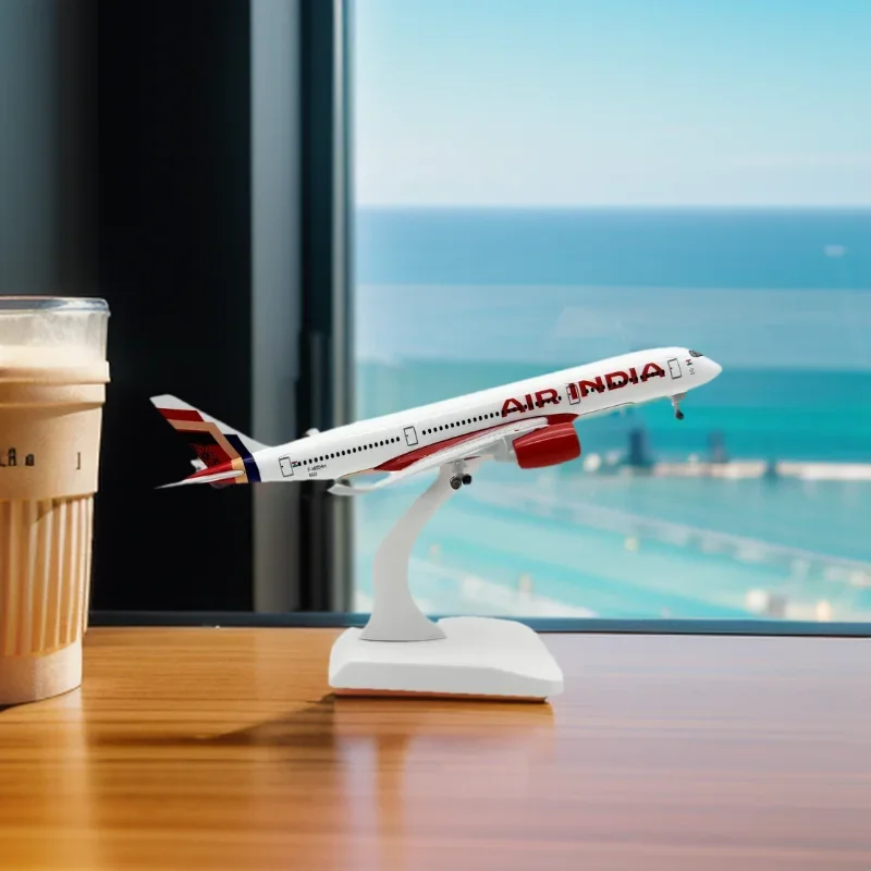 Миниатюрный игрушечный самолет 20 см A350 Индия Модель самолета авиалайнера из сплава Литая под давлением модель самолета Коллекция игрушек Домашний декор
Миниатюрный игрушечный самолет 20 см A350 Индия Модель самолета авиалайнера из сплава Литая под давлением модель самолета Коллекция игрушек Домашний декор