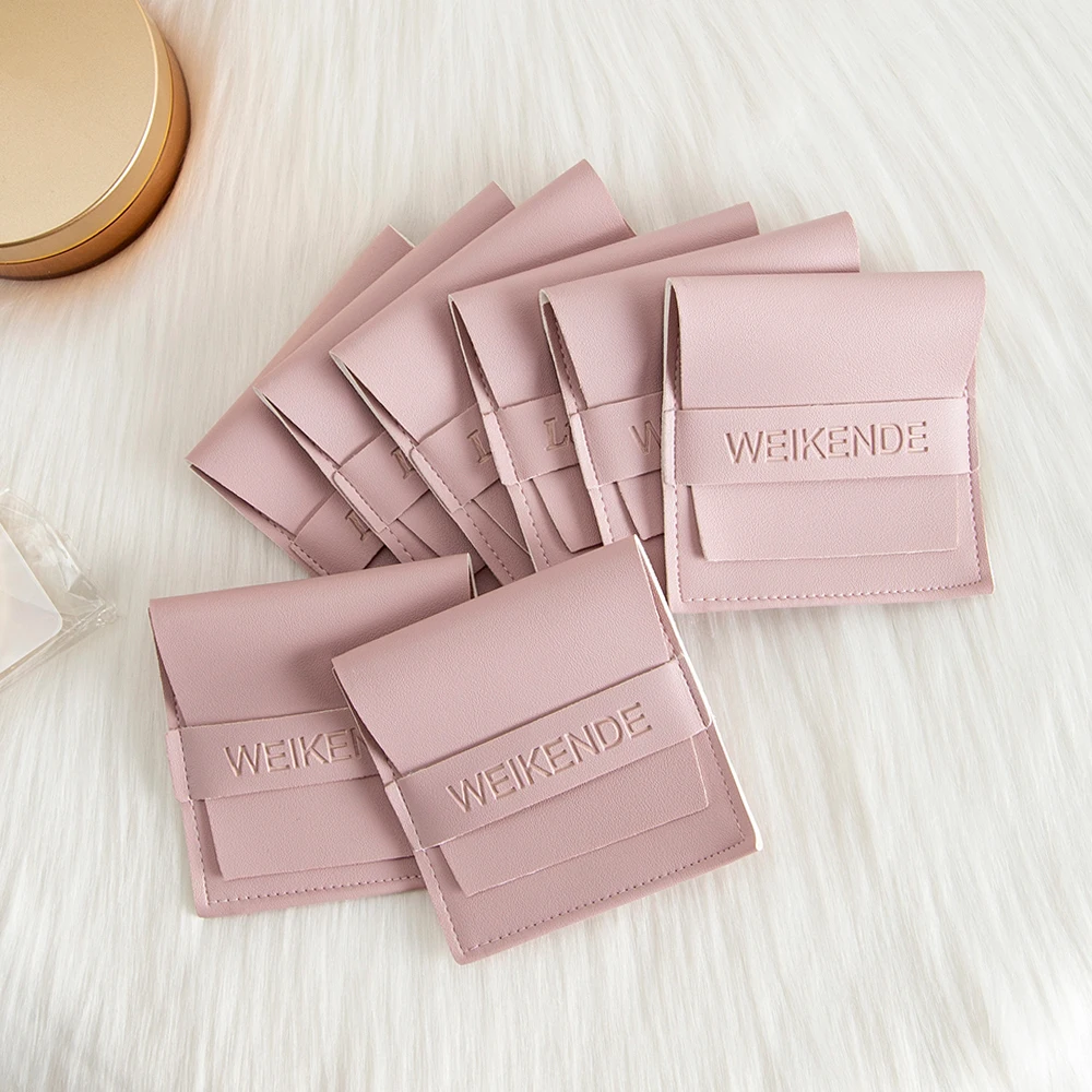 Custom Logo Small 8*8cm Folded PU Leather Suede Envelop Flap Bag Dustproof Jewelry Earrings Ring Cosmetic Perfume Storage Boxes
Custom Logo Small 8*8cm Folded PU Leather Suede Envelop Flap Bag Dustproof Jewelry Earrings Ring Cosmetic Perfume Storage Boxes