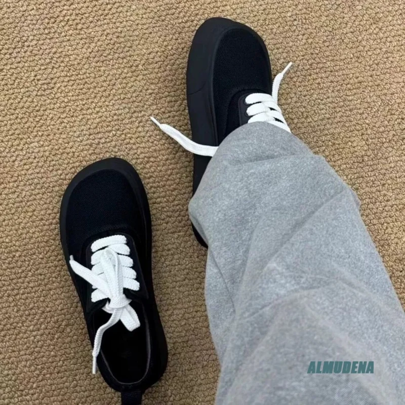 Minimalist Canvas Low Top Board Shoes Men Fashion Thick Soled Lace Up Casual Sneakers Outdoor New Comfortable Daily Shoes
Minimalist Canvas Low Top Board Shoes Men Fashion Thick Soled Lace Up Casual Sneakers Outdoor New Comfortable Daily Shoes