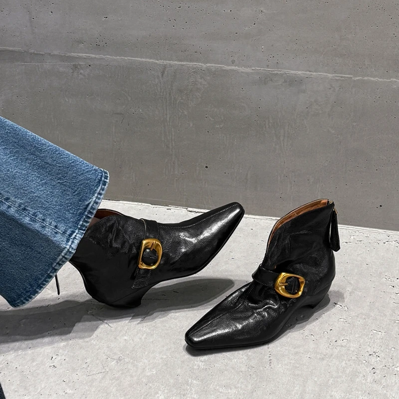 NEW Autumn Women Boots Genuine Leather Shoes for Women Square Toe Strange Heel Shoes Zip Ankle Boots Mature Buckle Modern Boots
NEW Autumn Women Boots Genuine Leather Shoes for Women Square Toe Strange Heel Shoes Zip Ankle Boots Mature Buckle Modern Boots