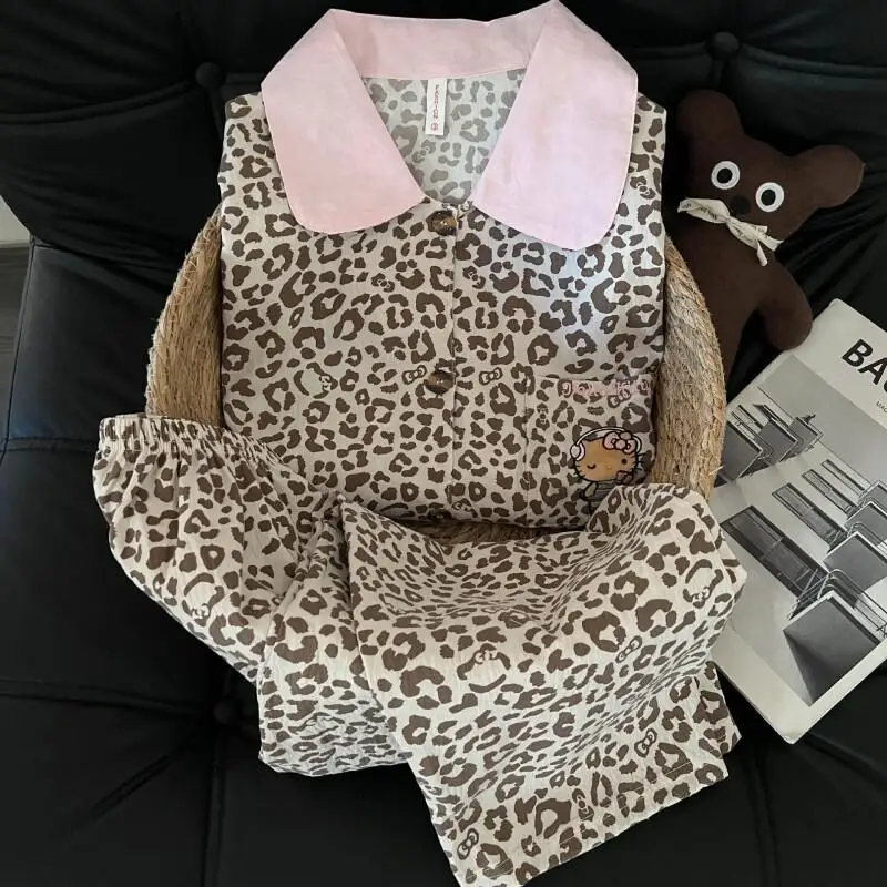 Комплект пижамы Sanrio Hello Kitty из облачного хлопка для женщин: домашняя одежда и одежда для улицы, милый, с длинным рукавом, в корейском стиле, с леопардовым принтом, весна-осень
Комплект пижамы Sanrio Hello Kitty из облачного хлопка для женщин: домашняя одежда и одежда для улицы, милый, с длинным рукавом, в корейском стиле, с леопардовым принтом, весна-осень