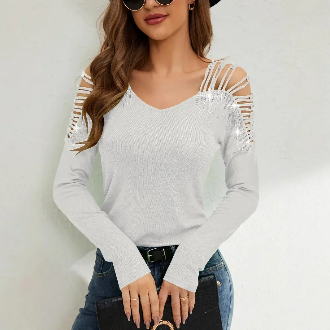 Lace splicing rhinestone V-neck long sleeved women's T-shirt sports women's round neck hollowed out shoulder long sleeved shirt
Lace splicing rhinestone V-neck long sleeved women's T-shirt sports women's round neck hollowed out shoulder long sleeved shirt