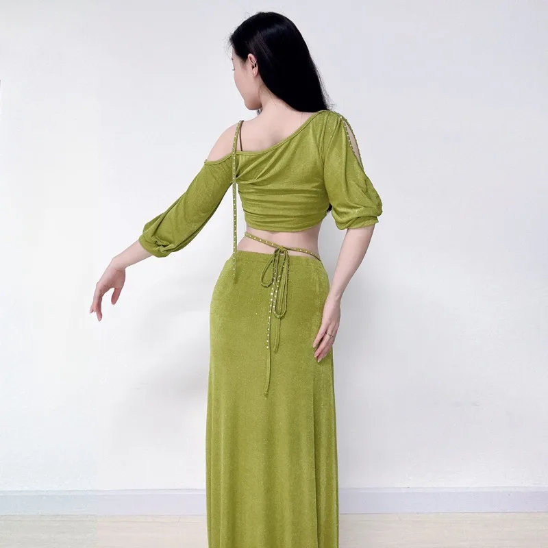 Индивидуальный костюм для танца живота, комплект одежды для практики, костюм для восточного танца, темпераментный топ и юбка со средним рукавом для начинающих, 2 шт.
Индивидуальный костюм для танца живота, комплект одежды для практики, костюм для восточного танца, темпераментный топ и юбка со средним рукавом для начинающих, 2 шт.