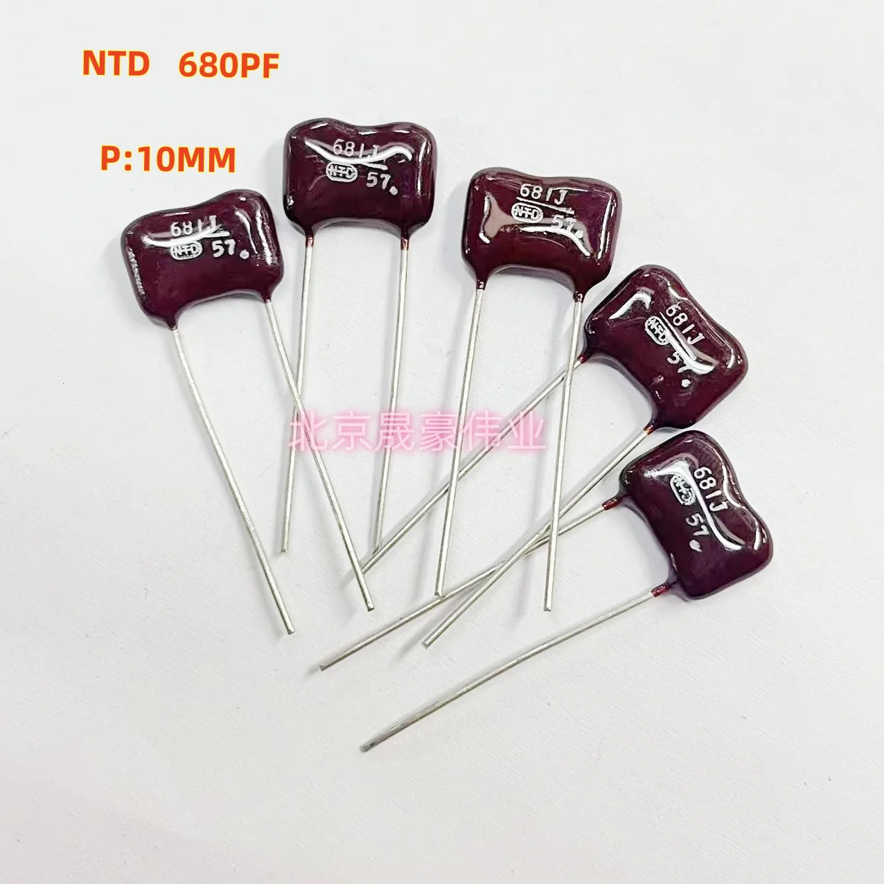 10 шт. серебряный слюдяной конденсатор NTD 500V681J 500V680PF точность 5% прецизионный медный свинцовый конденсатор
10 шт. серебряный слюдяной конденсатор NTD 500V681J 500V680PF точность 5% прецизионный медный свинцовый конденсатор