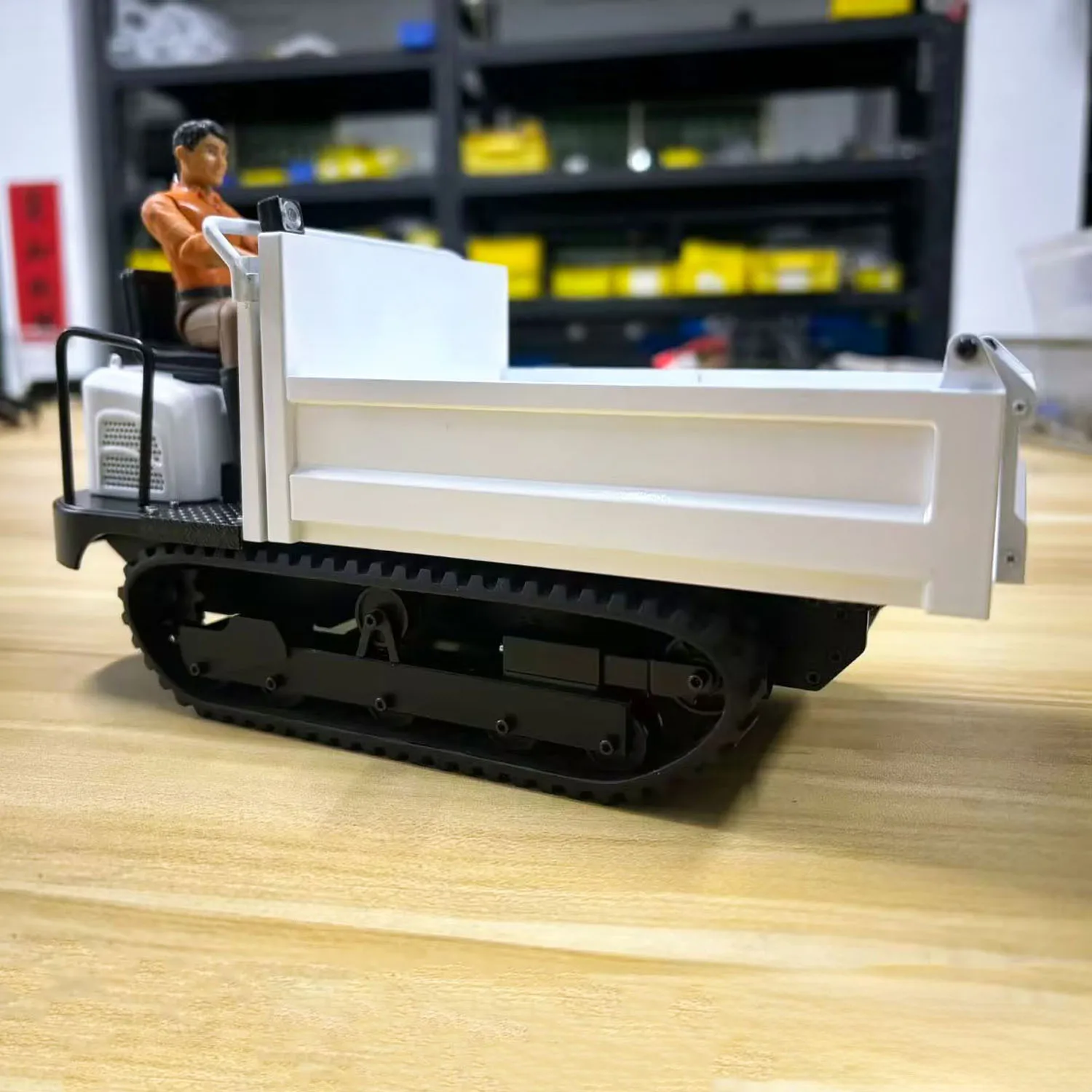 Радиоуправляемый самосвал-вездеход 1/14 с гидравлическим подъемником, металлический, со световыми и звуковыми эффектами, модель строительной техники
Радиоуправляемый самосвал-вездеход 1/14 с гидравлическим подъемником, металлический, со световыми и звуковыми эффектами, модель строительной техники