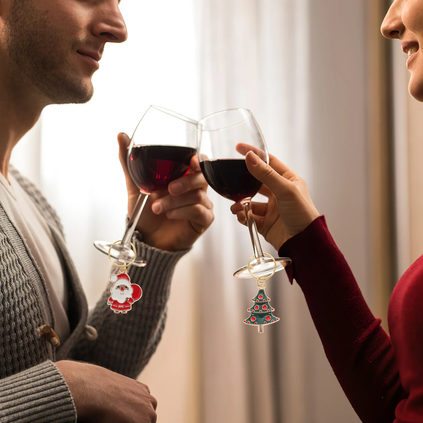 6Pcs Wine Glass Markers Christmas Design Alloy Rings for Party Drink Identification Reusable Festive Glass Label Ring
6Pcs Wine Glass Markers Christmas Design Alloy Rings for Party Drink Identification Reusable Festive Glass Label Ring