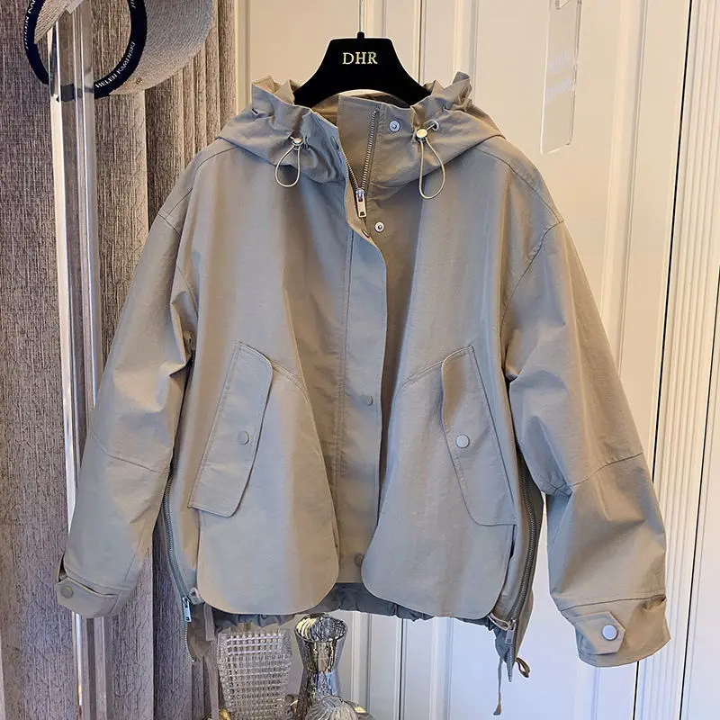 Design sense niche Korean version loose casual splicing large pocket zipper trench coat short jacket women's thin jacket
Design sense niche Korean version loose casual splicing large pocket zipper trench coat short jacket women's thin jacket