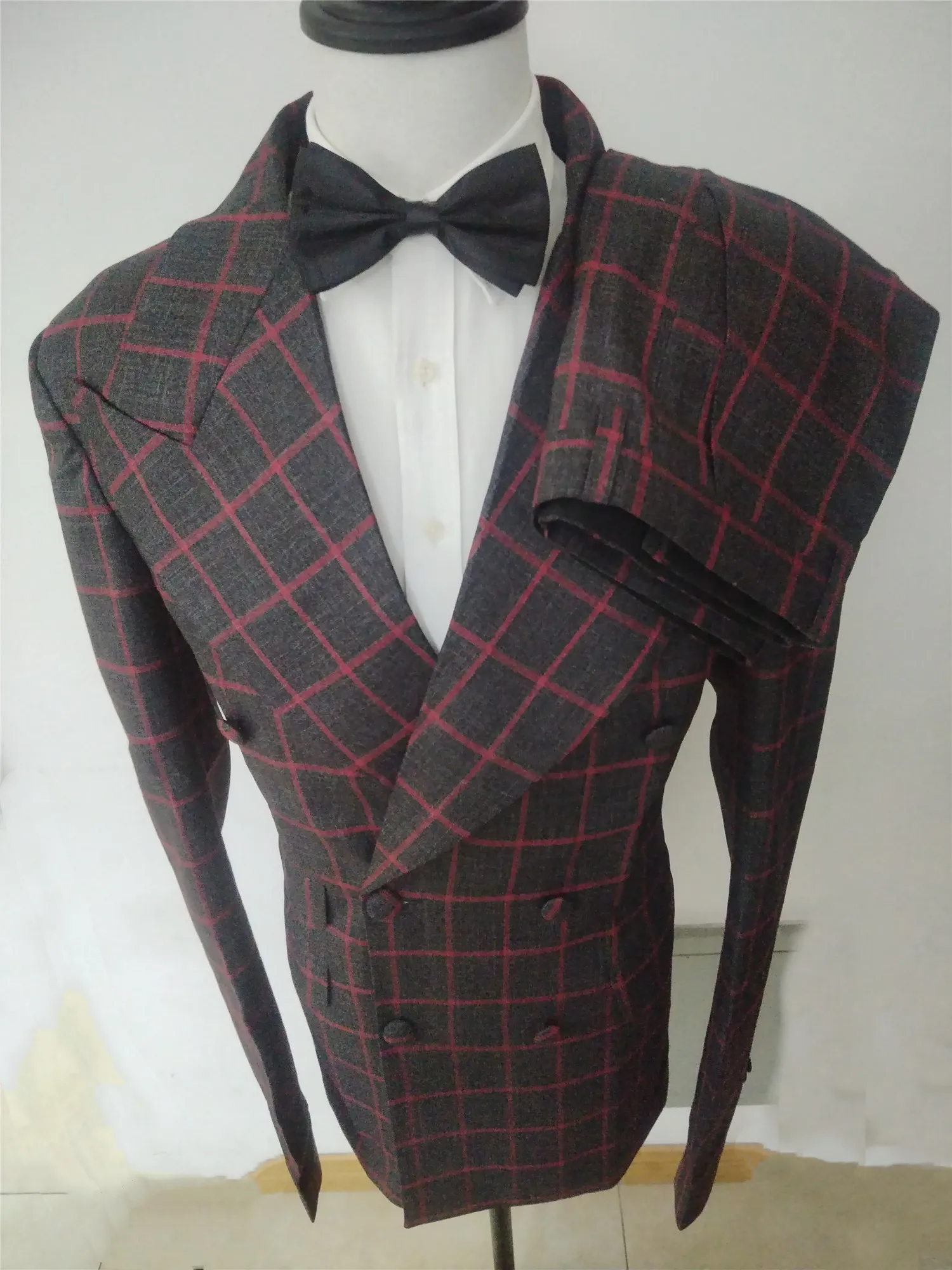 Custom Latest Design Formal Wedding Suits for Men Fashion dark grey double breasted buckle Groom Prom Blazer Man Tuxedo Slim Fit
Custom Latest Design Formal Wedding Suits for Men Fashion dark grey double breasted buckle Groom Prom Blazer Man Tuxedo Slim Fit
