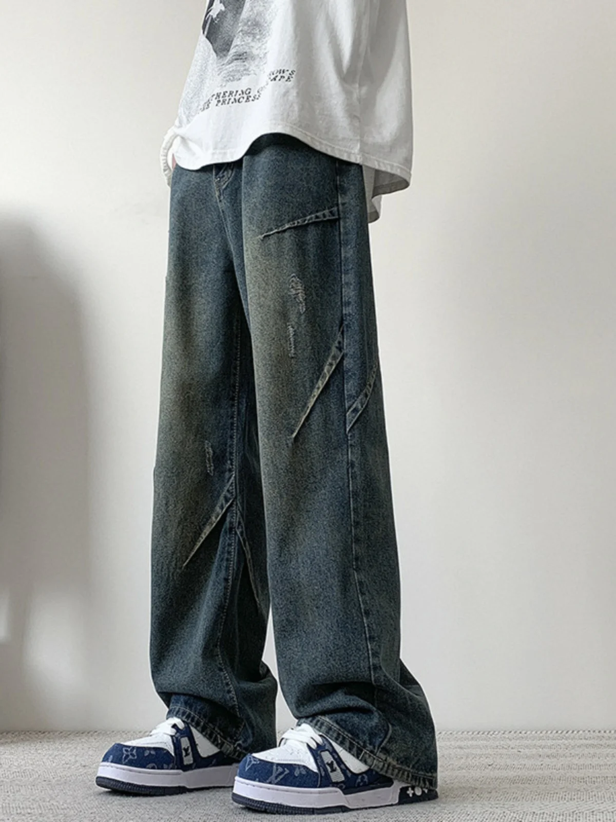 Ретро-джинсы в американском стиле для мужчин: модные свободные прямые брюки с высокой талией, весенне-осенние расклешенные длинные штаны
Ретро-джинсы в американском стиле для мужчин: модные свободные прямые брюки с высокой талией, весенне-осенние расклешенные длинные штаны