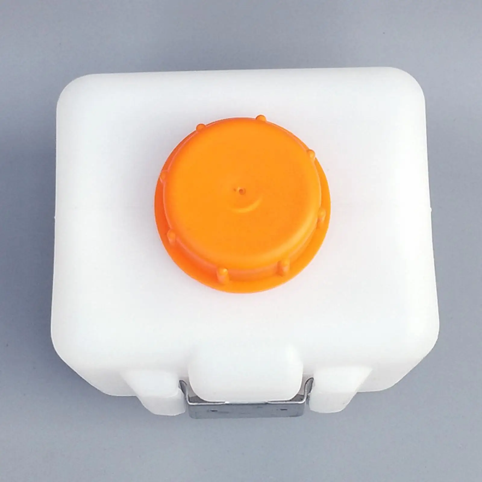 Plastic Fuel Oil Gasoline Tank 2.5L Spare Gasoline Canister Motorhome Parts for Car Truck RV Caravan Parking Heater
Plastic Fuel Oil Gasoline Tank 2.5L Spare Gasoline Canister Motorhome Parts for Car Truck RV Caravan Parking Heater