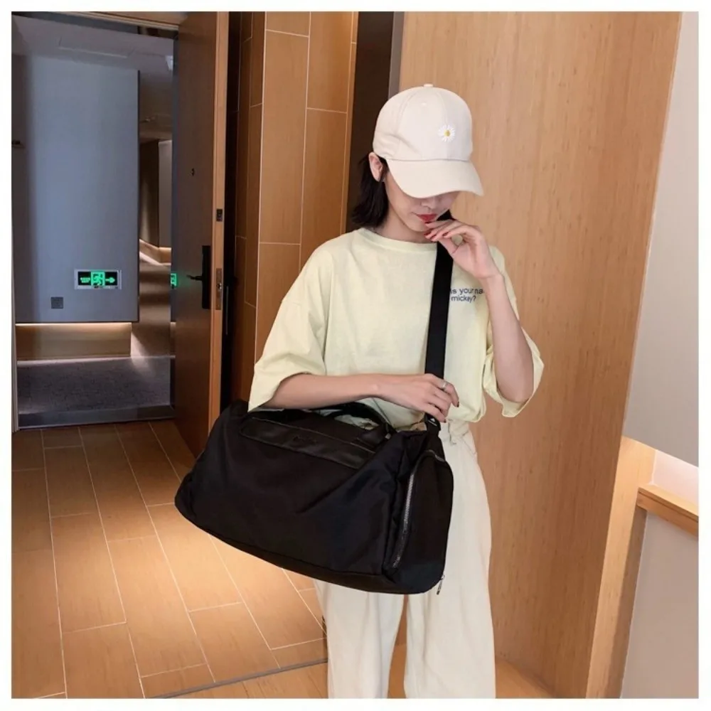 Trendy Large Capacity Gym Bag Lightweight with Multiple Compartment Luggage Bag Dry-wet Separation Sports Bag for Women
Trendy Large Capacity Gym Bag Lightweight with Multiple Compartment Luggage Bag Dry-wet Separation Sports Bag for Women
