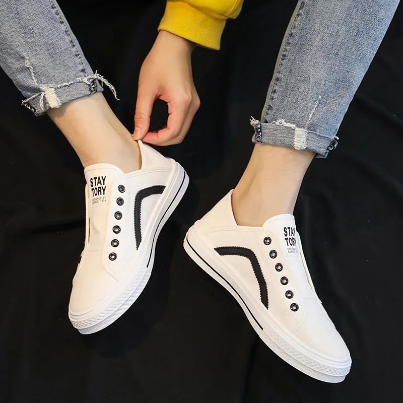 Men's Summer Slip-On Canvas Shoes Casual Low-Top Breathable Rubber Sole Plain Color Lazy Person's Canvas Shoes
Men's Summer Slip-On Canvas Shoes Casual Low-Top Breathable Rubber Sole Plain Color Lazy Person's Canvas Shoes