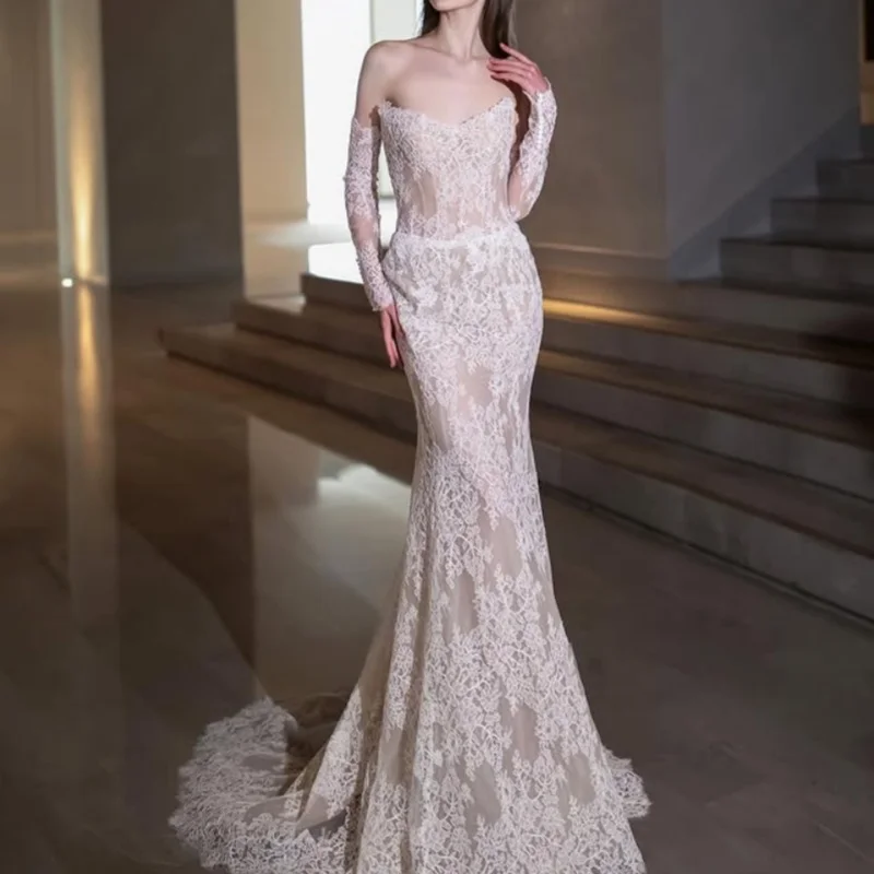 Customized Shiny ivory white Spaghetti Straps Tull sequin Appliques Wedding Dresses satin Bridal Gowns Made Dress
Customized Shiny ivory white Spaghetti Straps Tull sequin Appliques Wedding Dresses satin Bridal Gowns Made Dress
