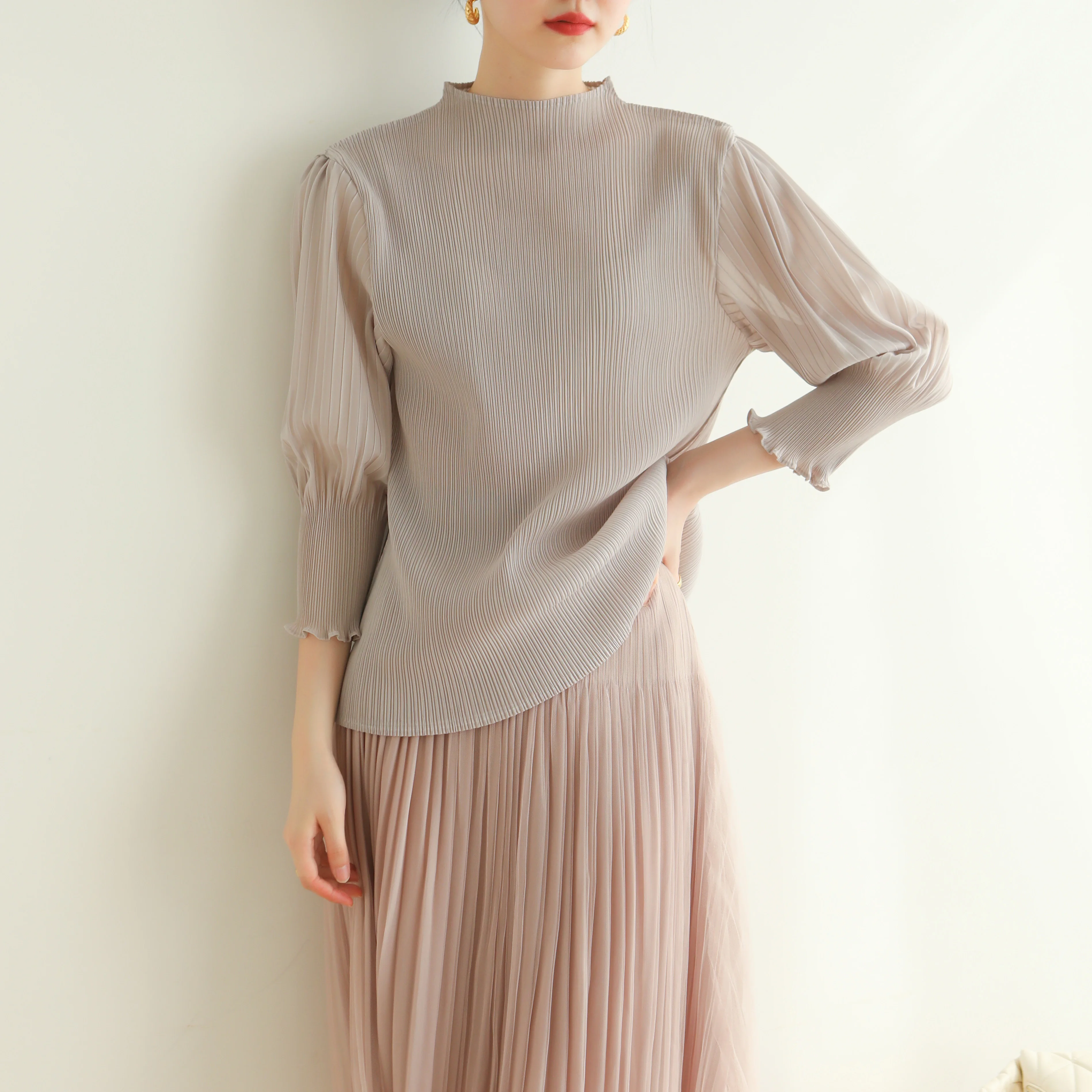 2024 Little Red book explosion pleated super sweet fresh casual all-match high-end top T-shirt
2024 Little Red book explosion pleated super sweet fresh casual all-match high-end top T-shirt