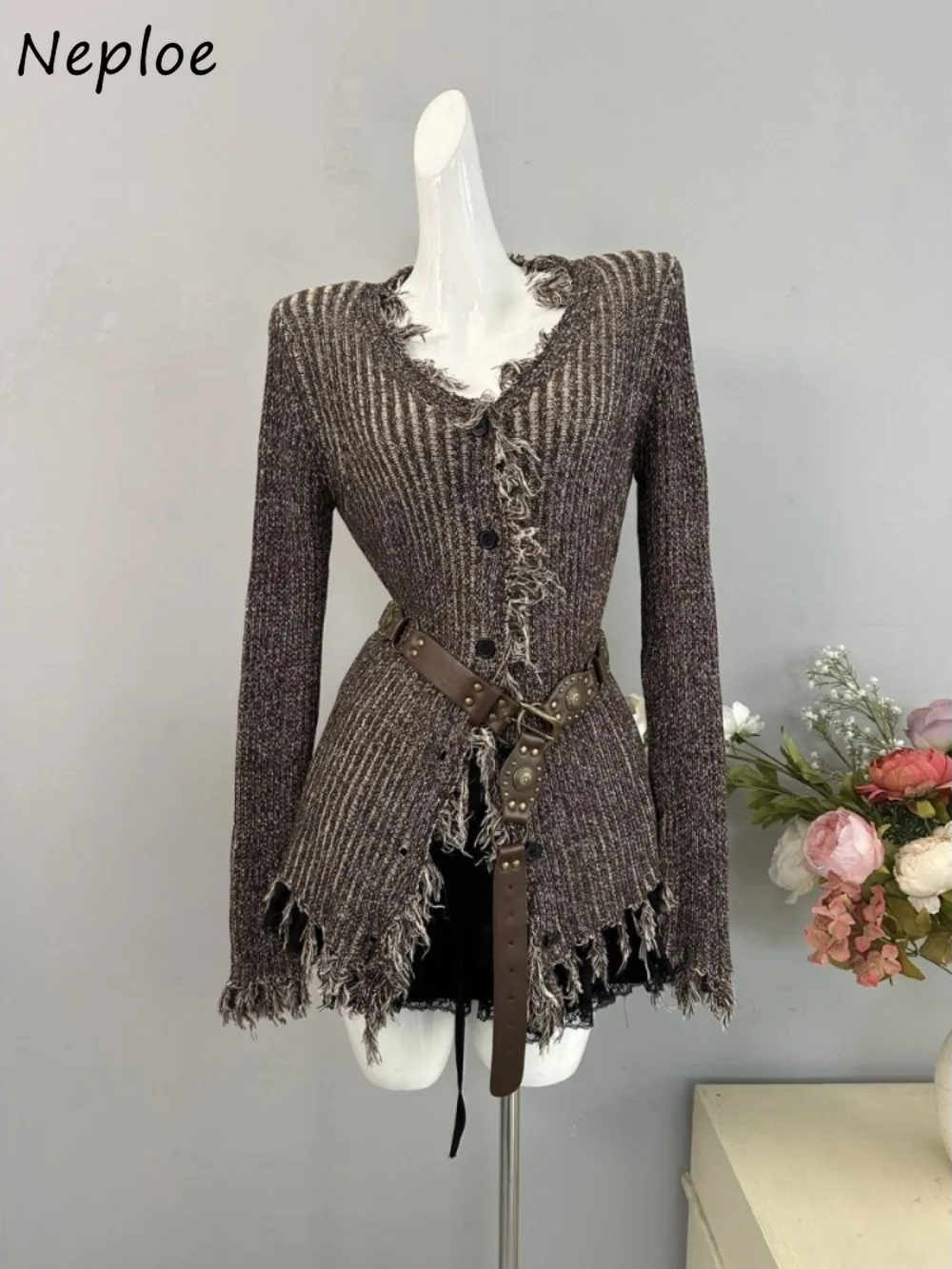 Neploe Moda, повседневный персонализированный винтажный кардиган, многослойный тонкий свитер с кисточками для девочек, универсальный элегантный джемпер средней длины
Neploe Moda, повседневный персонализированный винтажный кардиган, многослойный тонкий свитер с кисточками для девочек, универсальный элегантный джемпер средней длины