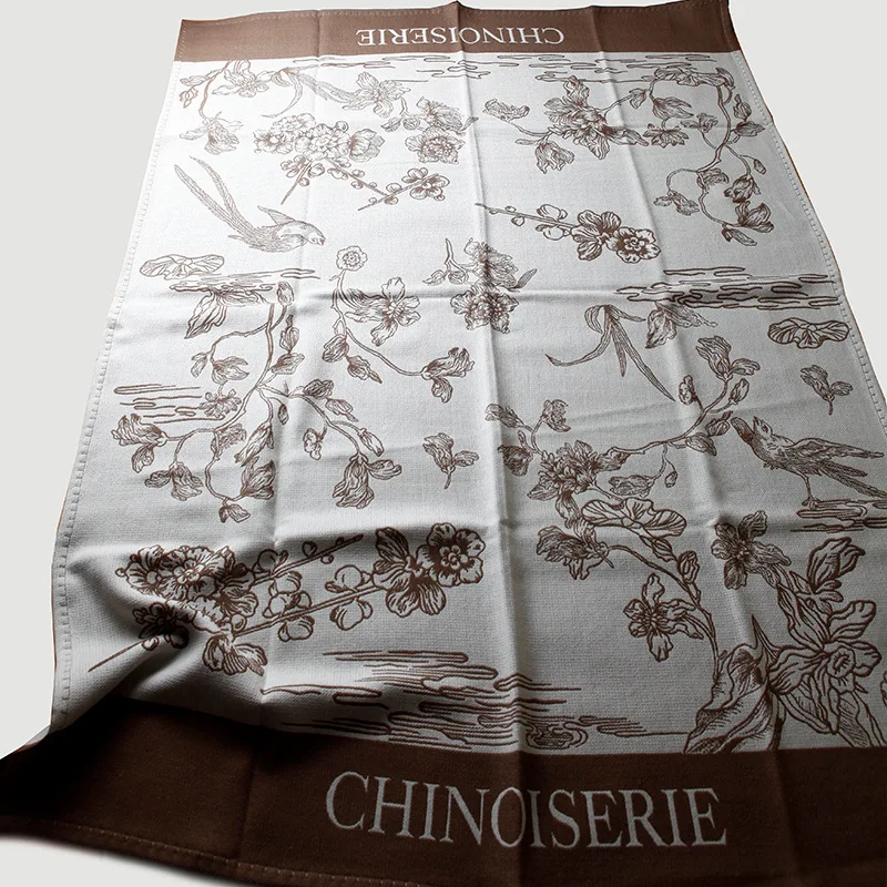 Двустороннее одеяло из жаккардовой шерсти 24-х годов. Китайский цветочный дизайн, теплый и стильный для зимнего дома или путешествия.
Двустороннее одеяло из жаккардовой шерсти 24-х годов. Китайский цветочный дизайн, теплый и стильный для зимнего дома или путешествия.