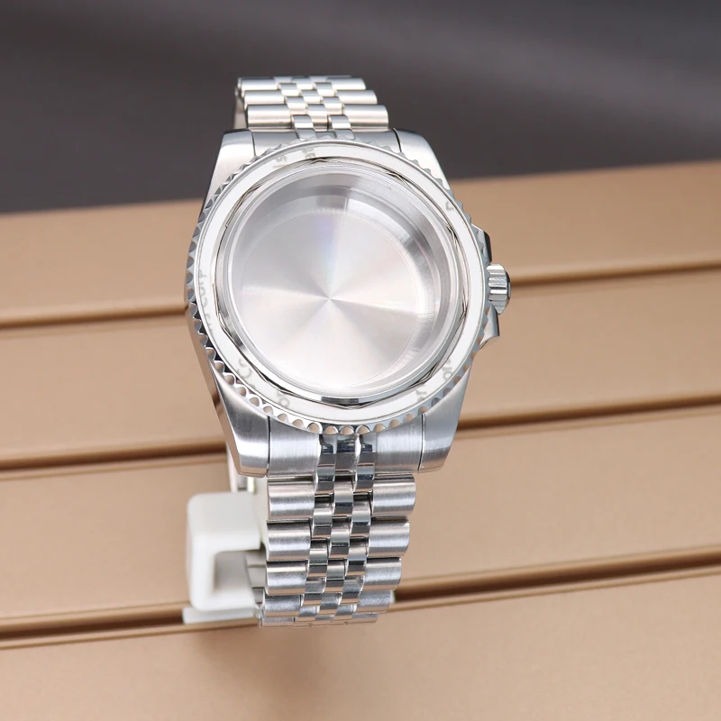 Silvery 40mm watch case 20mm Stainless Steel Strap With Sapphire Glass For Nh35 Nh36 Nh34/38 8215 Eta2824 Automatic Movt sub gmt
Silvery 40mm watch case 20mm Stainless Steel Strap With Sapphire Glass For Nh35 Nh36 Nh34/38 8215 Eta2824 Automatic Movt sub gmt