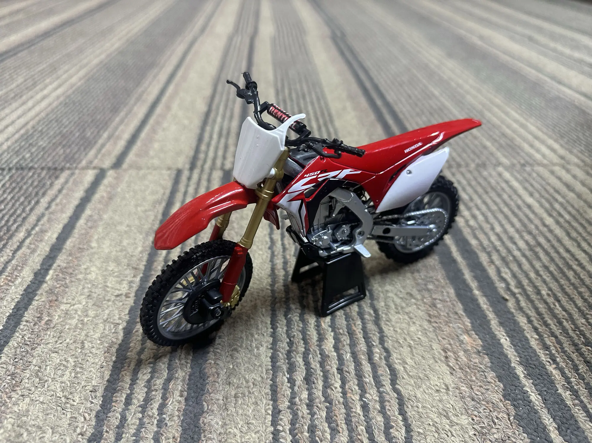 1/12 New Arrival Special Price Casting Metal Japanese CRF450R Mountain Off-road Motorcycle Model Furniture Display Collection
1/12 New Arrival Special Price Casting Metal Japanese CRF450R Mountain Off-road Motorcycle Model Furniture Display Collection