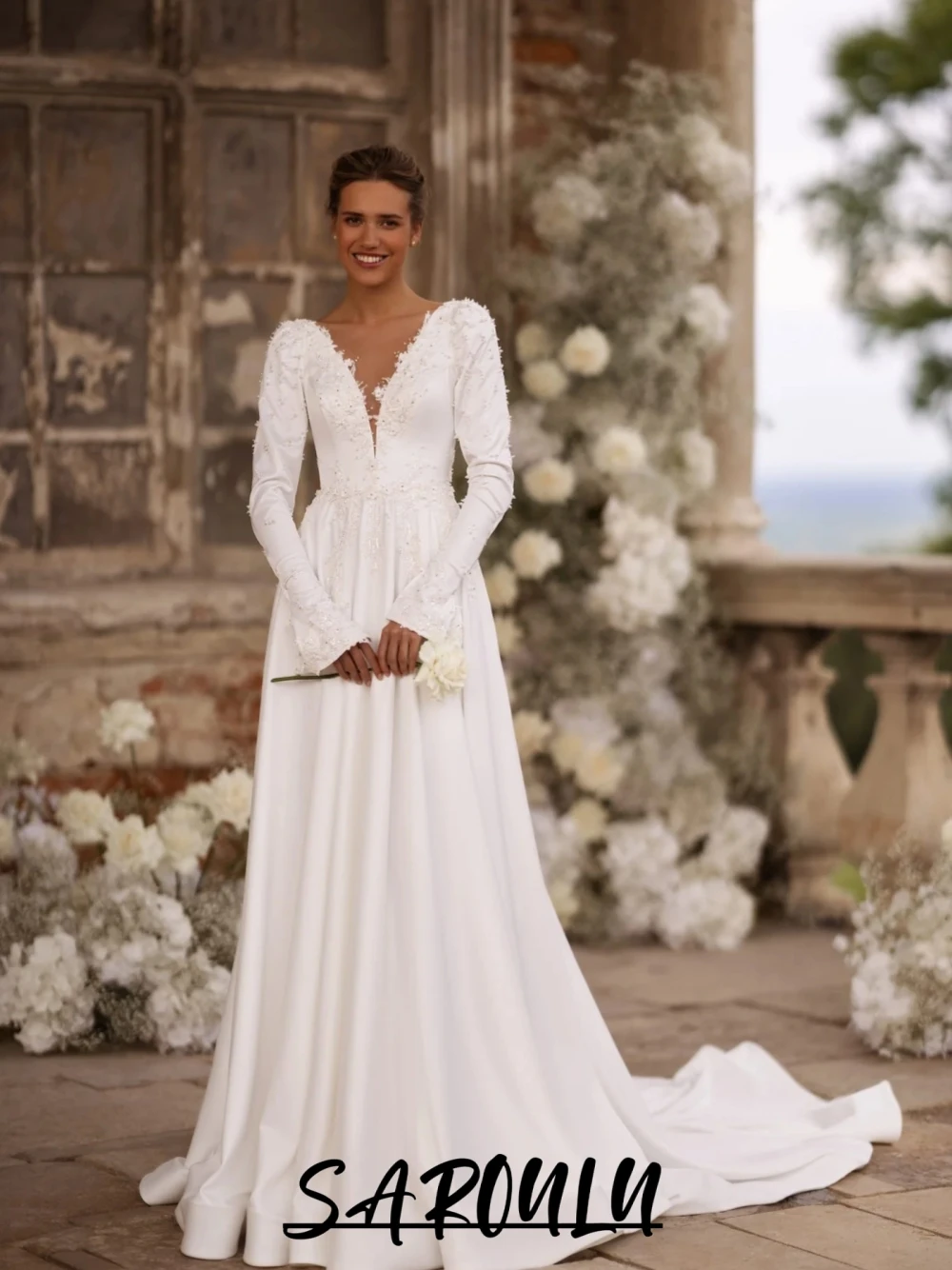 Ivory Low Back Plus Size Wedding Dress For Women Floral Appliques A line Satin Bride Dresses Gorgeous Pearls Women Wear No Veil
Ivory Low Back Plus Size Wedding Dress For Women Floral Appliques A line Satin Bride Dresses Gorgeous Pearls Women Wear No Veil