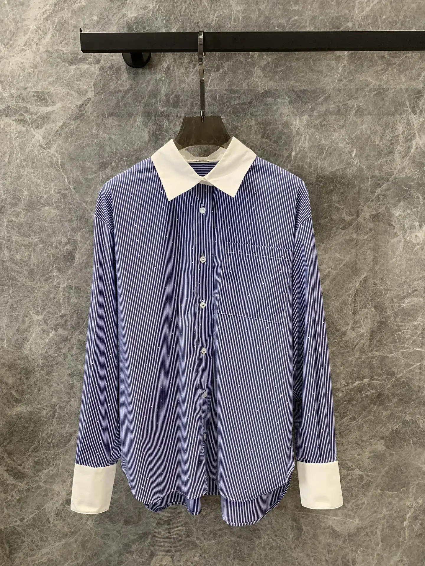 2024 Summer New High Quality Women's Wear Blue exquisite striped hot diamond long sleeved shirt 0610
2024 Summer New High Quality Women's Wear Blue exquisite striped hot diamond long sleeved shirt 0610