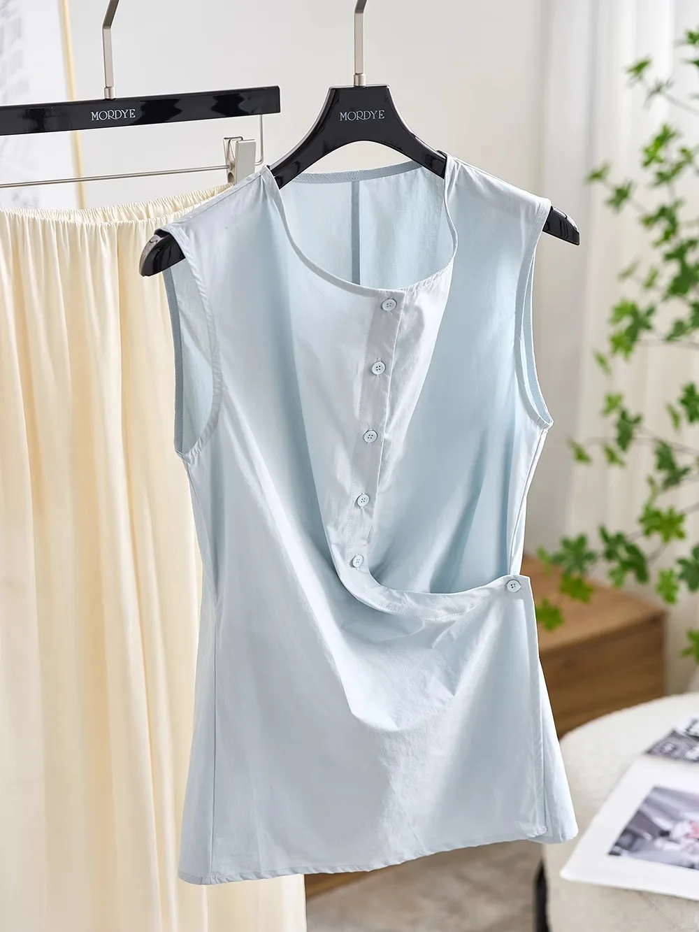 Lightweight Paper Feel Wrinkle Resistant SUPIMA Cotton Blue Wrap around Button up Sleeveless Vest Shirt Original Design Slim Fit
Lightweight Paper Feel Wrinkle Resistant SUPIMA Cotton Blue Wrap around Button up Sleeveless Vest Shirt Original Design Slim Fit