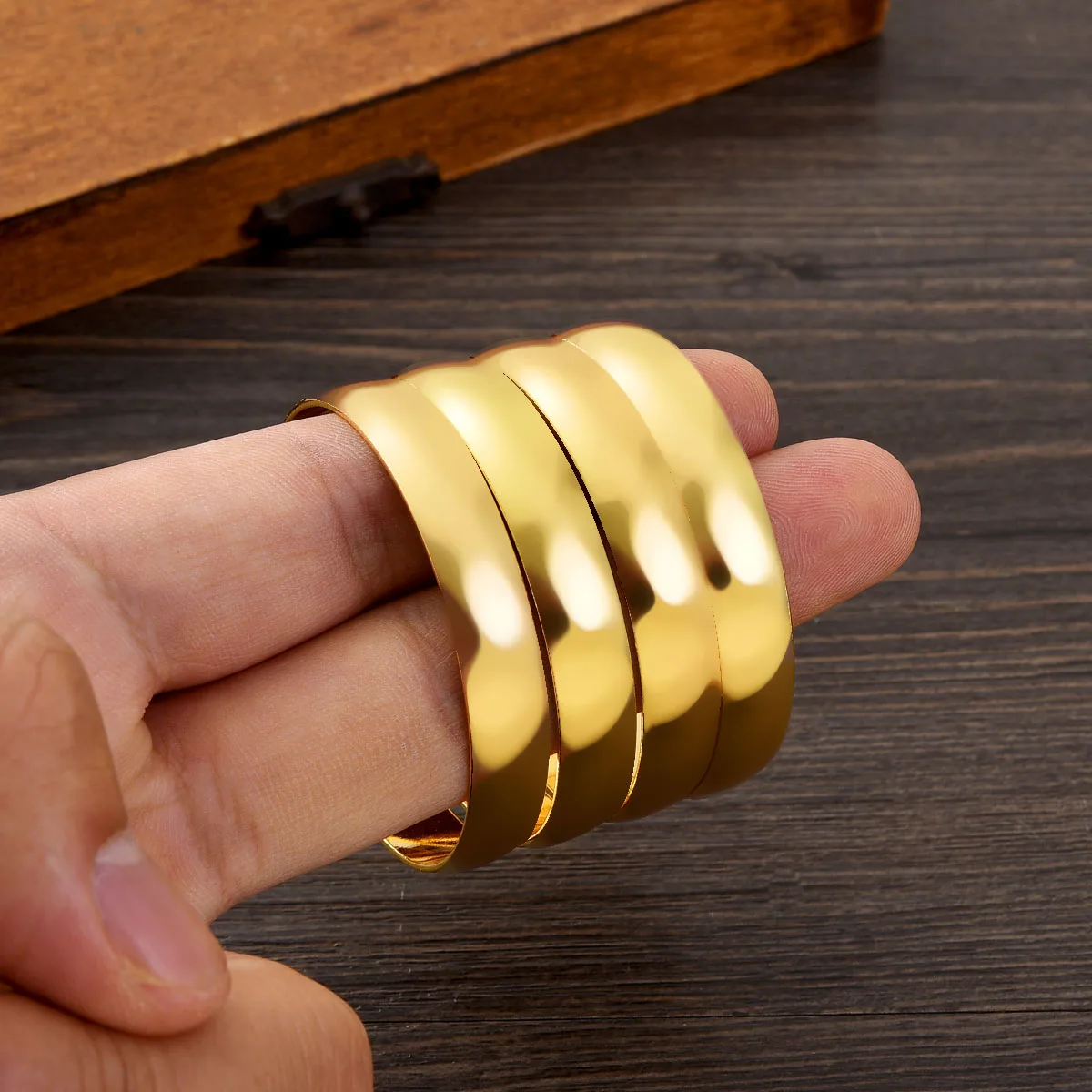 Wholesale 45MM Golden Color Dubai Wedding Bangles For Women Ethiopian African Jewelry Bracelets Women Birthday Jewelry Gift #214
Wholesale 45MM Golden Color Dubai Wedding Bangles For Women Ethiopian African Jewelry Bracelets Women Birthday Jewelry Gift #214