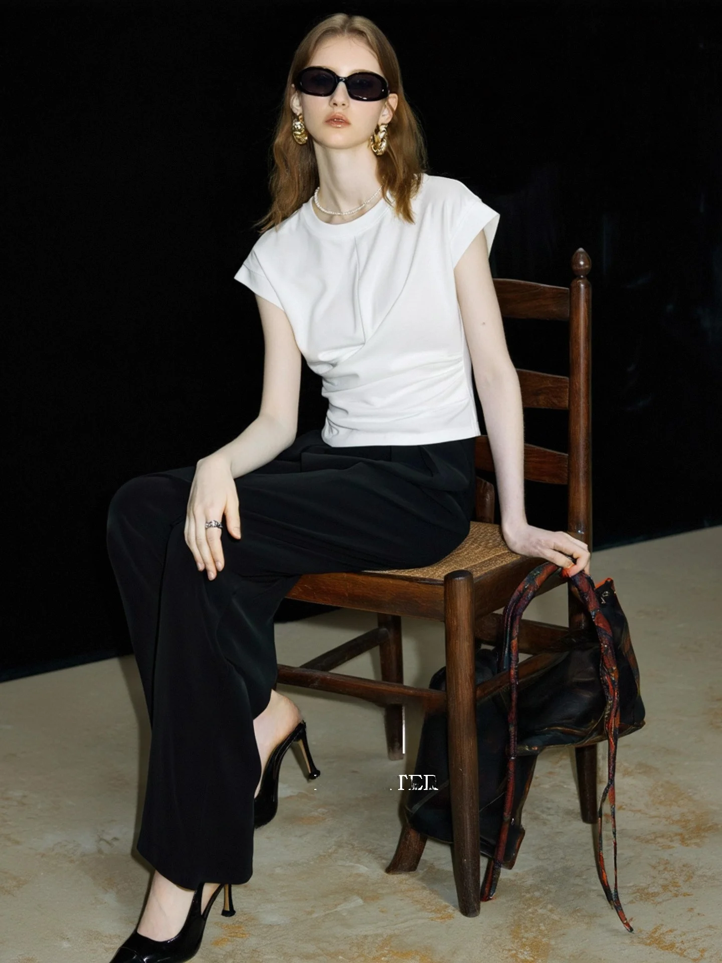 Casual round Neck T-Shirt Women's Summer New Folded Waist Short Sleeve Top Huaappuw French Style Slim Fit Tour Commute Daily Use
Casual round Neck T-Shirt Women's Summer New Folded Waist Short Sleeve Top Huaappuw French Style Slim Fit Tour Commute Daily Use