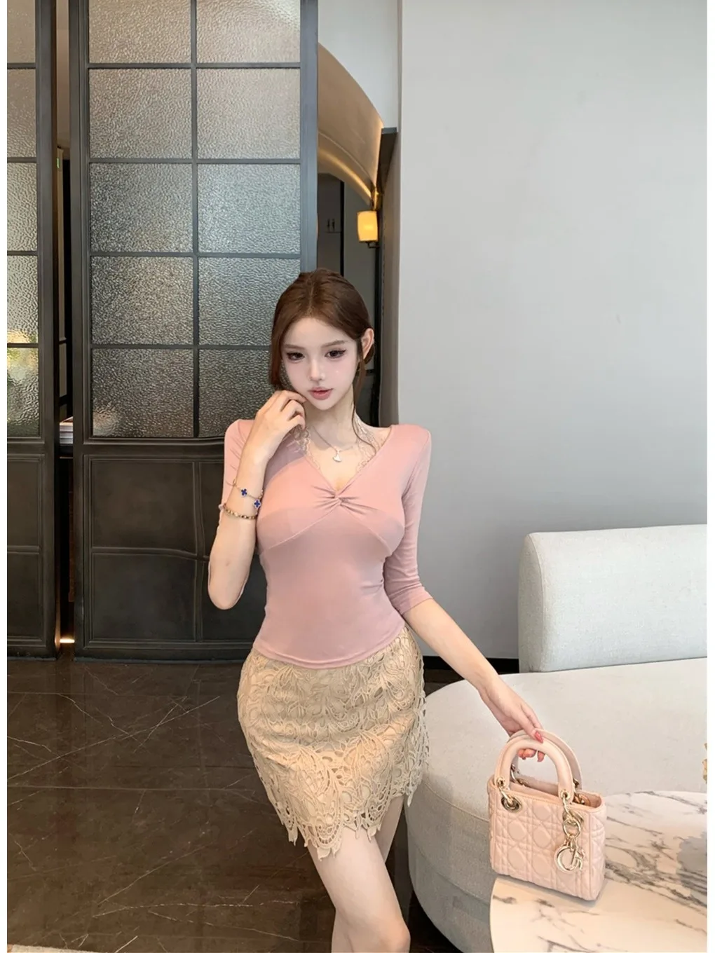 High Waist Lace Halter Neck T-Shirt And Skirt Two Piece Set Women's Slim Fit Bodycon Summer Fashion Outfit Sexy Girl Style
High Waist Lace Halter Neck T-Shirt And Skirt Two Piece Set Women's Slim Fit Bodycon Summer Fashion Outfit Sexy Girl Style