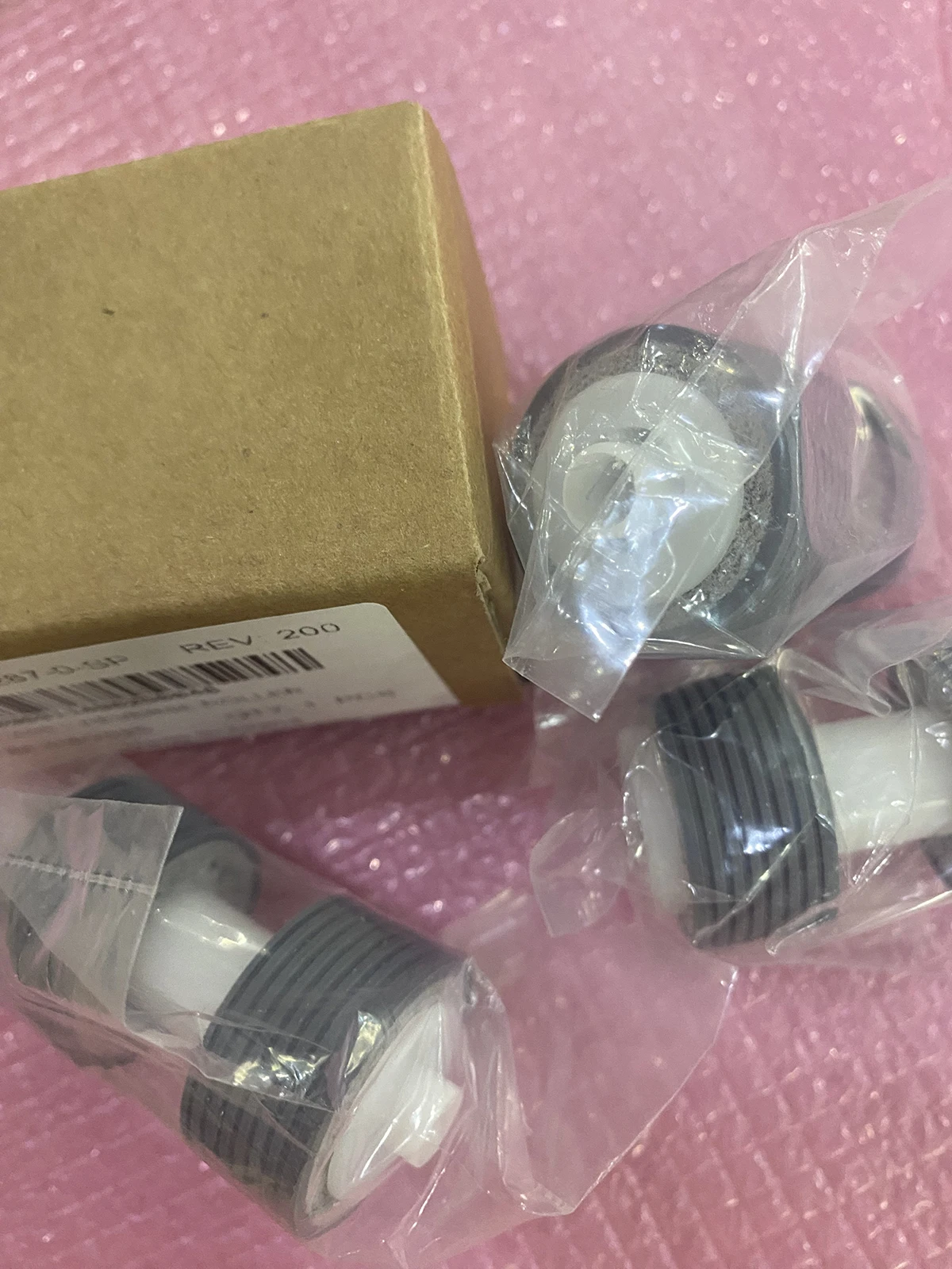 1 шт. ролик ADF 002-8287 002-9072-0-SP для Avision AV186 + AV1860 AD230U AD240U AD250 AD250F AD260 AD280 AD345WN AD370WN AN230W
1 шт. ролик ADF 002-8287 002-9072-0-SP для Avision AV186 + AV1860 AD230U AD240U AD250 AD250F AD260 AD280 AD345WN AD370WN AN230W