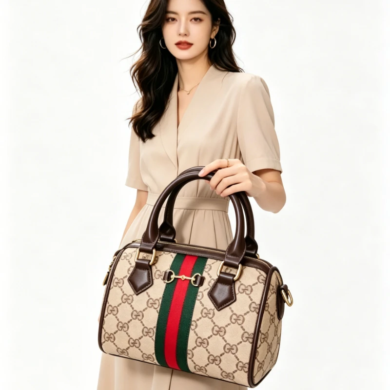 High-end Leather Diaper Bag for Ladies Vintage Fashionable Simple Commuter Backpack Business Mens Womens
High-end Leather Diaper Bag for Ladies Vintage Fashionable Simple Commuter Backpack Business Mens Womens