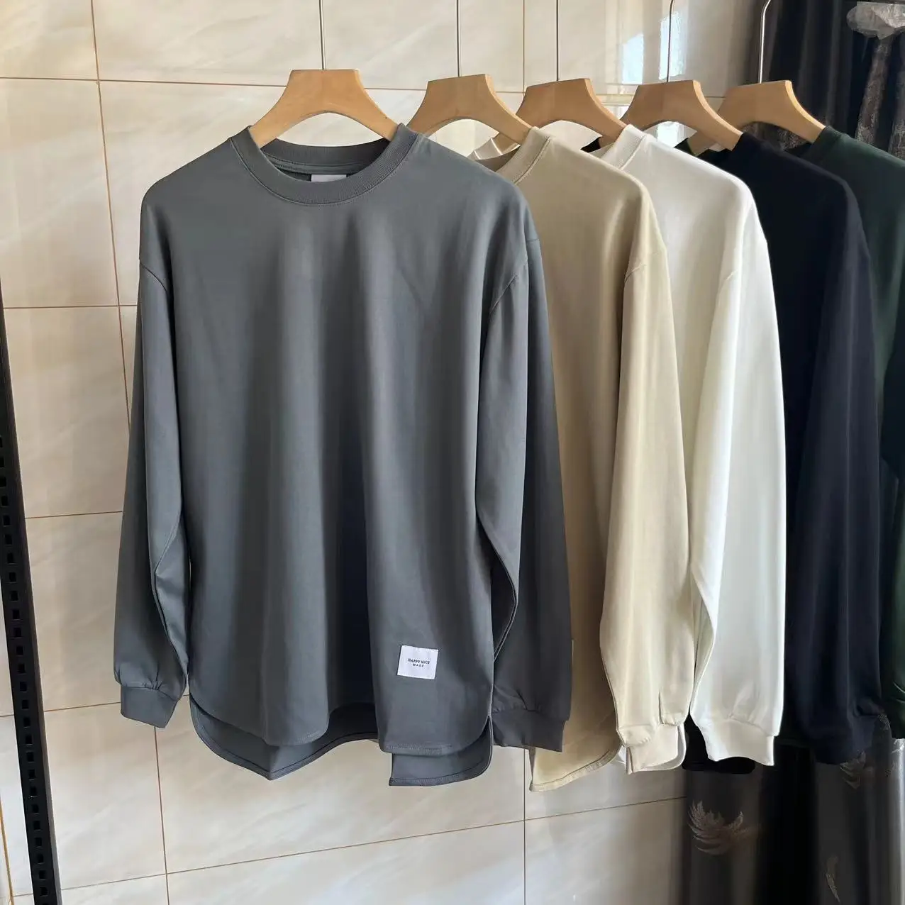 Soft Waed Pure Cotton round Ne Sweatirt Casual Loose Men's Base irt Trendy Autumn ential Comfortable Breathable
Soft Waed Pure Cotton round Ne Sweatirt Casual Loose Men's Base irt Trendy Autumn ential Comfortable Breathable