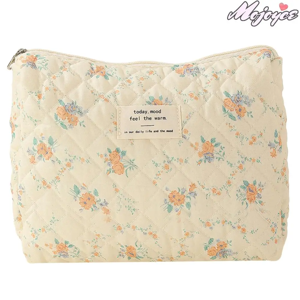 Women Aesthetic Toiletry Purse Printed Cotton Padded Organizer Bag Large Capacity Zipper Closure Girls Daily Use Clutch
Women Aesthetic Toiletry Purse Printed Cotton Padded Organizer Bag Large Capacity Zipper Closure Girls Daily Use Clutch