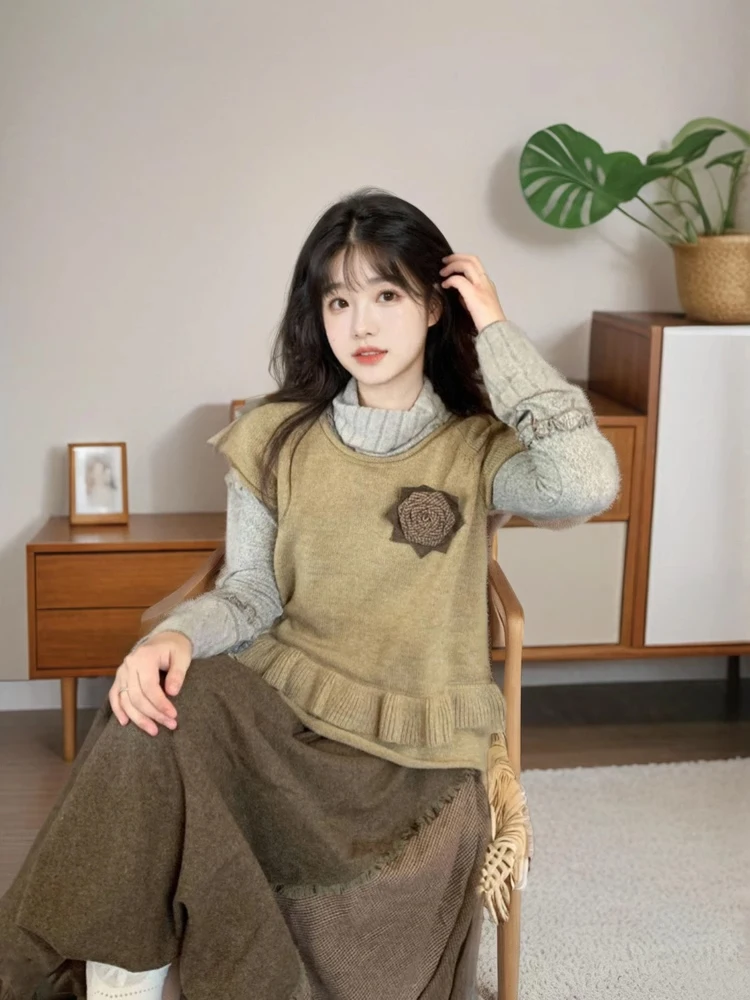 Early Autumn Vintage Knitted Vest T-Shirt Flower Bud Half-length Skirt Three-piece Set Women's Fashion Ensemble Warm Polyester
Early Autumn Vintage Knitted Vest T-Shirt Flower Bud Half-length Skirt Three-piece Set Women's Fashion Ensemble Warm Polyester