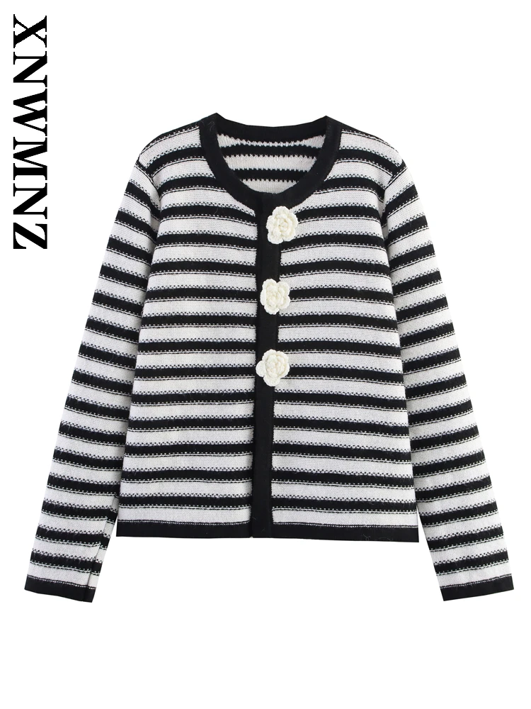 XNWMNZ 2025 Autumn Woman's Classic Temperament O-Collar Knitted Cardigan Simple Commuting Female Long Sleeve Streetwear Sweater
XNWMNZ 2025 Autumn Woman's Classic Temperament O-Collar Knitted Cardigan Simple Commuting Female Long Sleeve Streetwear Sweater