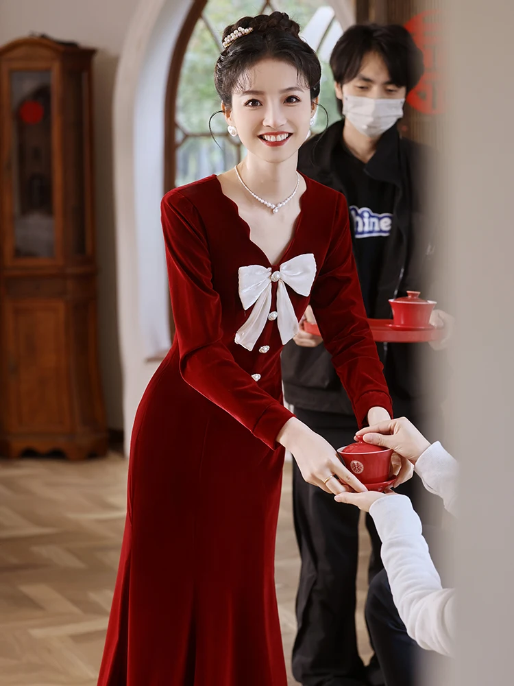 Red Velvet Wedding Dr Fem Korean Sle mid Waist Long Sve V Ne Fi Tail Gown for Engagement Par Wedding Return
Red Velvet Wedding Dr Fem Korean Sle mid Waist Long Sve V Ne Fi Tail Gown for Engagement Par Wedding Return