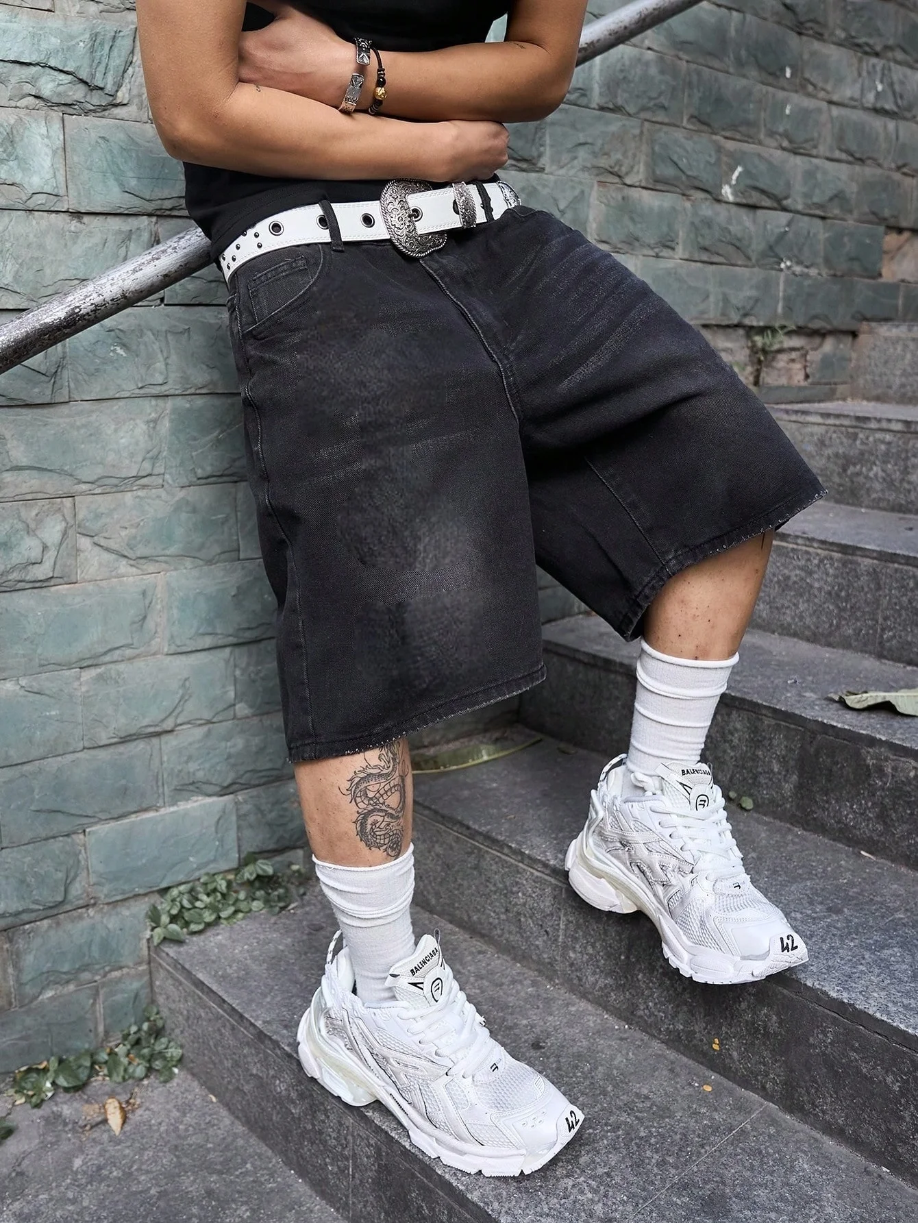 Мужские джинсы Drip Denim, модные городские брюки в уличном стиле. Аксессуары и ремни в комплект не входят.
Мужские джинсы Drip Denim, модные городские брюки в уличном стиле. Аксессуары и ремни в комплект не входят.